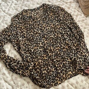 Guess Long Sleeve Leopard Animal Print Blouse Size M EUC